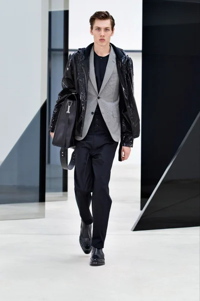 Look 14